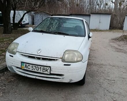 Белый Рено Клио, объемом двигателя 1.4 л и пробегом 860 тыс. км за 1100 $, фото 1 на Automoto.ua