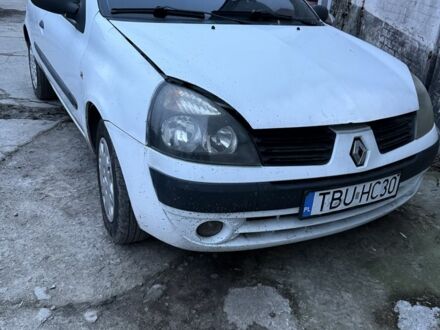 Белый Рено Клио, объемом двигателя 1.5 л и пробегом 200 тыс. км за 550 $, фото 1 на Automoto.ua