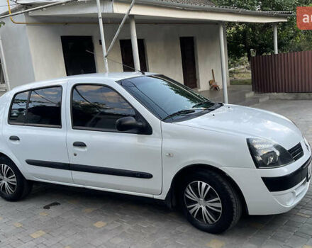 Білий Рено Кліо, об'ємом двигуна 1.39 л та пробігом 200 тис. км за 2600 $, фото 1 на Automoto.ua