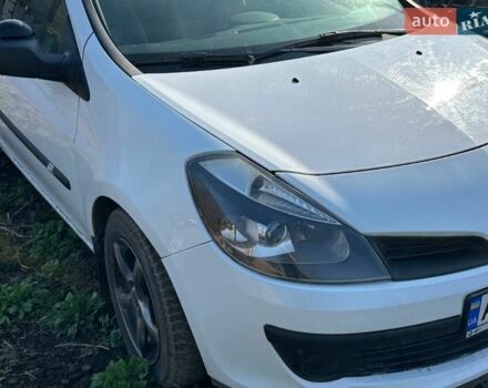 Белый Рено Клио, объемом двигателя 1.46 л и пробегом 205 тыс. км за 3500 $, фото 1 на Automoto.ua