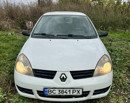 Белый Рено Клио, объемом двигателя 1.15 л и пробегом 213 тыс. км за 2600 $, фото 1 на Automoto.ua
