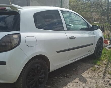 Білий Рено Кліо, об'ємом двигуна 1.1 л та пробігом 222 тис. км за 3514 $, фото 1 на Automoto.ua