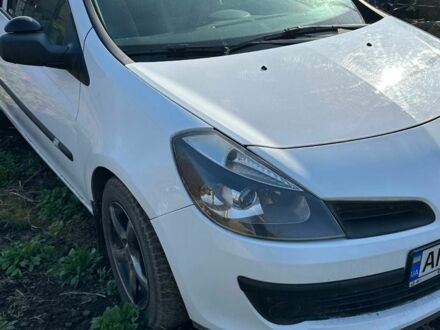 Білий Рено Кліо, об'ємом двигуна 1.46 л та пробігом 205 тис. км за 3500 $, фото 1 на Automoto.ua