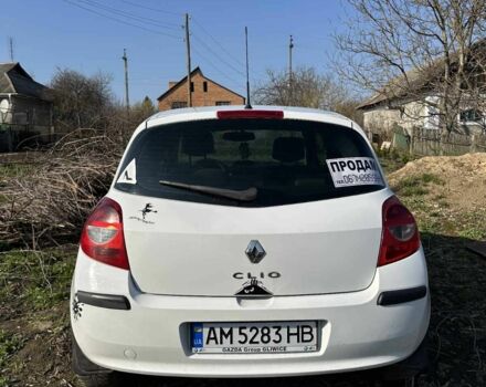 Белый Рено Клио, объемом двигателя 1.5 л и пробегом 200 тыс. км за 3500 $, фото 1 на Automoto.ua
