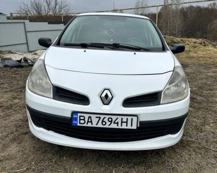 Белый Рено Клио, объемом двигателя 1.46 л и пробегом 284 тыс. км за 4500 $, фото 1 на Automoto.ua