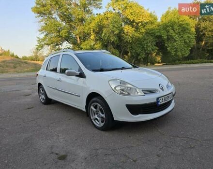 Білий Рено Кліо, об'ємом двигуна 1.46 л та пробігом 195 тис. км за 5500 $, фото 1 на Automoto.ua