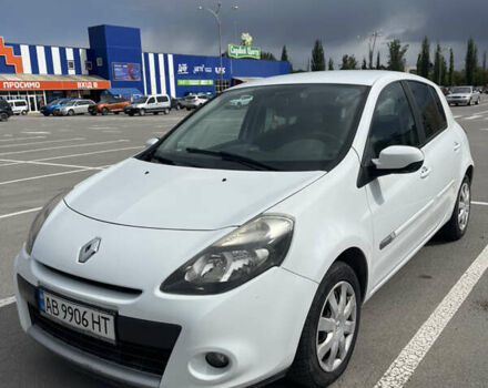 Белый Рено Клио, объемом двигателя 1.46 л и пробегом 207 тыс. км за 5200 $, фото 1 на Automoto.ua