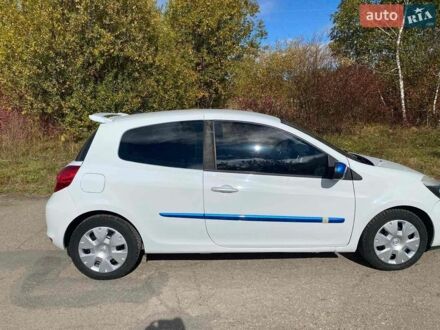 Білий Рено Кліо, об'ємом двигуна 1.6 л та пробігом 243 тис. км за 5200 $, фото 1 на Automoto.ua