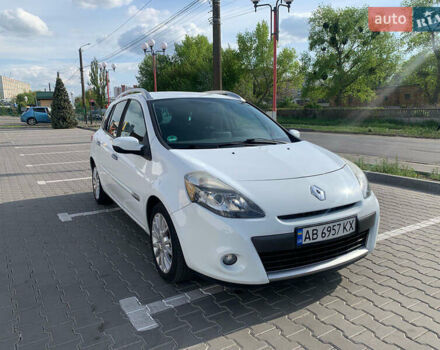 Белый Рено Клио, объемом двигателя 1.15 л и пробегом 155 тыс. км за 5200 $, фото 1 на Automoto.ua