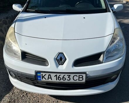 Білий Рено Кліо, об'ємом двигуна 1.15 л та пробігом 262 тис. км за 5300 $, фото 1 на Automoto.ua