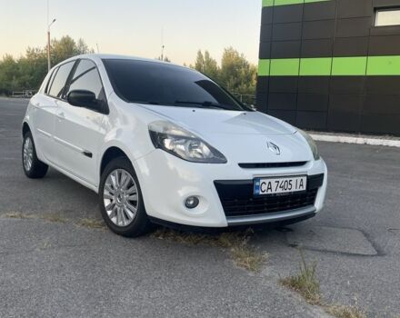Білий Рено Кліо, об'ємом двигуна 1.1 л та пробігом 3 тис. км за 6400 $, фото 1 на Automoto.ua