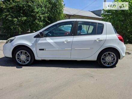 Білий Рено Кліо, об'ємом двигуна 1.2 л та пробігом 122 тис. км за 4500 $, фото 1 на Automoto.ua