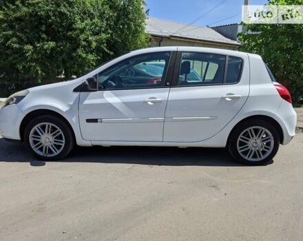 Білий Рено Кліо, об'ємом двигуна 1.2 л та пробігом 122 тис. км за 4500 $, фото 1 на Automoto.ua