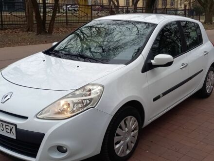 Рено Клио 2010 в Кременчуге на Automoto.ua Белый Рено Клио, объемом двигателя 1.5 л и пробегом 293 тыс. км за 5500 $, фото 1 на Automoto.ua