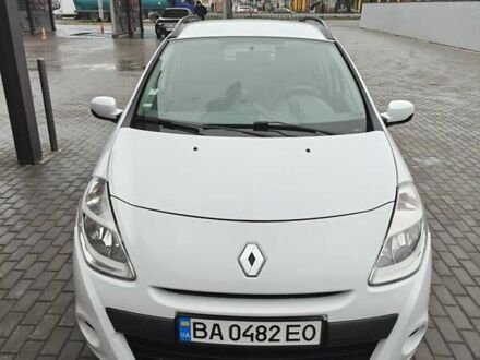 Белый Рено Клио, объемом двигателя 1.46 л и пробегом 240 тыс. км за 5300 $, фото 1 на Automoto.ua