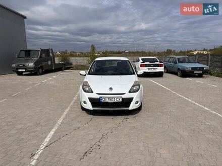 Белый Рено Клио, объемом двигателя 1.15 л и пробегом 203 тыс. км за 4700 $, фото 1 на Automoto.ua