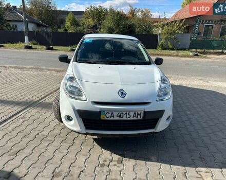 Білий Рено Кліо, об'ємом двигуна 1.5 л та пробігом 224 тис. км за 5850 $, фото 1 на Automoto.ua