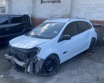 Білий Рено Кліо, об'ємом двигуна 1.5 л та пробігом 320 тис. км за 2000 $, фото 1 на Automoto.ua