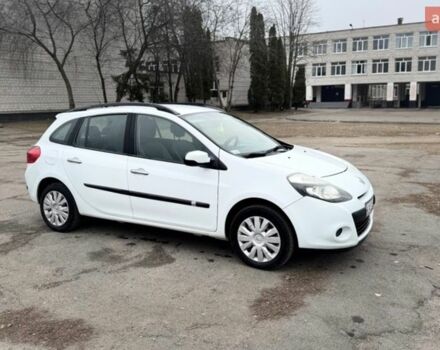 Белый Рено Клио, объемом двигателя 1.46 л и пробегом 300 тыс. км за 4800 $, фото 1 на Automoto.ua