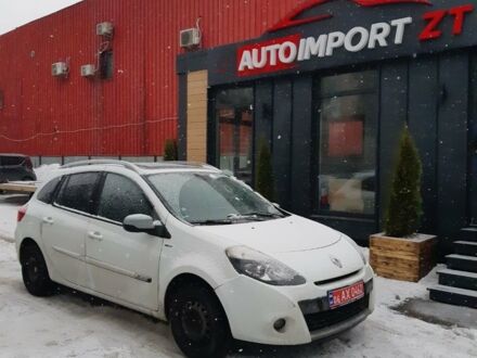 Білий Рено Кліо, об'ємом двигуна 1.2 л та пробігом 253 тис. км за 5650 $, фото 1 на Automoto.ua