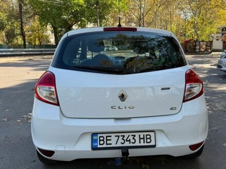Білий Рено Кліо, об'ємом двигуна 1.5 л та пробігом 295 тис. км за 5100 $, фото 1 на Automoto.ua