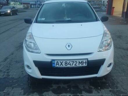 Рено Клио 2011 в Харькове на Automoto.ua Белый Рено Клио, объемом двигателя 1.5 л и пробегом 315 тыс. км за 4999 $, фото 1 на Automoto.ua
