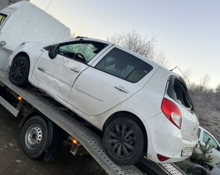 Белый Рено Клио, объемом двигателя 1.1 л и пробегом 290 тыс. км за 1700 $, фото 1 на Automoto.ua