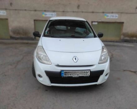 Білий Рено Кліо, об'ємом двигуна 1.5 л та пробігом 240 тис. км за 3500 $, фото 1 на Automoto.ua