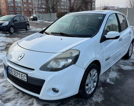 Білий Рено Кліо, об'ємом двигуна 1.5 л та пробігом 243 тис. км за 5700 $, фото 1 на Automoto.ua