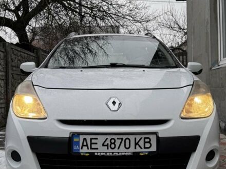 Білий Рено Кліо, об'ємом двигуна 1.46 л та пробігом 160 тис. км за 5500 $, фото 1 на Automoto.ua