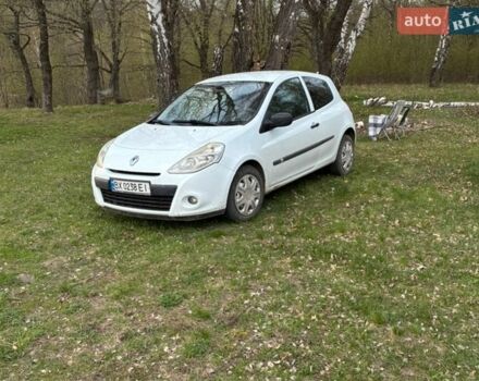 Білий Рено Кліо, об'ємом двигуна 1.46 л та пробігом 310 тис. км за 4350 $, фото 1 на Automoto.ua
