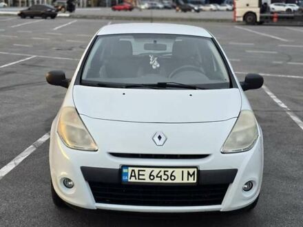 Белый Рено Клио, объемом двигателя 1.46 л и пробегом 196 тыс. км за 4900 $, фото 1 на Automoto.ua