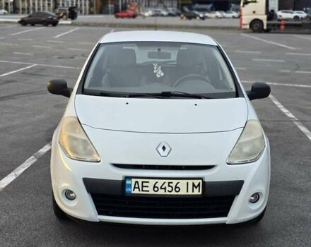Белый Рено Клио, объемом двигателя 1.46 л и пробегом 196 тыс. км за 4900 $, фото 1 на Automoto.ua