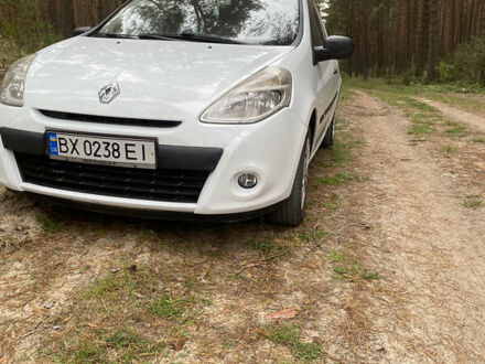 Белый Рено Клио, объемом двигателя 1.46 л и пробегом 310 тыс. км за 4700 $, фото 1 на Automoto.ua