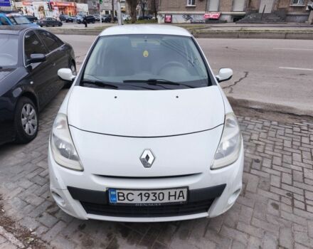 Белый Рено Клио, объемом двигателя 1.5 л и пробегом 350 тыс. км за 4700 $, фото 1 на Automoto.ua