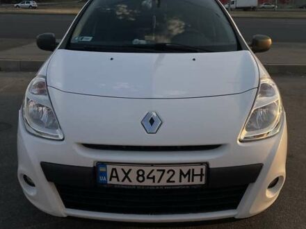 Белый Рено Клио, объемом двигателя 1.5 л и пробегом 320 тыс. км за 4500 $, фото 1 на Automoto.ua