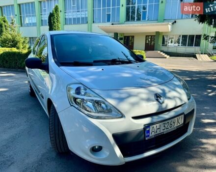 Білий Рено Кліо, об'ємом двигуна 1.46 л та пробігом 286 тис. км за 4200 $, фото 1 на Automoto.ua