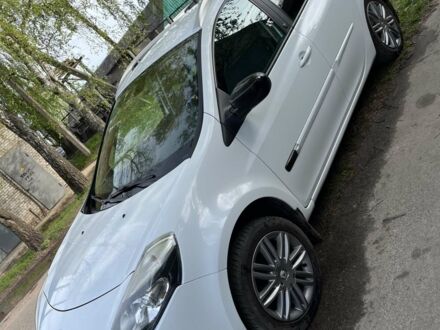 Білий Рено Кліо, об'ємом двигуна 1.2 л та пробігом 200 тис. км за 5200 $, фото 1 на Automoto.ua