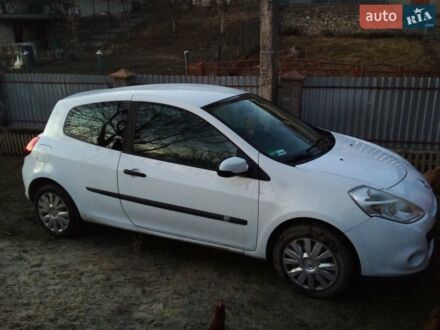 Білий Рено Кліо, об'ємом двигуна 1.1 л та пробігом 170 тис. км за 4550 $, фото 1 на Automoto.ua
