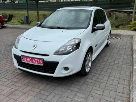 Рено Клио 2011 в Луцке на Automoto.ua Белый Рено Клио, объемом двигателя 1.5 л и пробегом 200 тыс. км за 6500 $, фото 1 на Automoto.ua