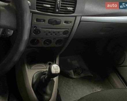 Белый Рено Клио, объемом двигателя 1.4 л и пробегом 220 тыс. км за 2300 $, фото 1 на Automoto.ua