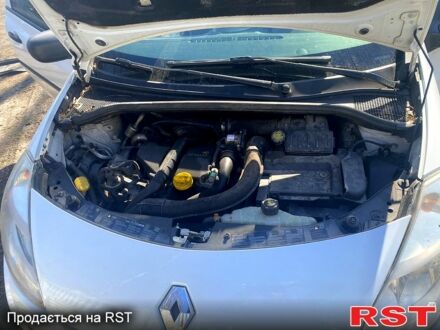 Рено Кліо 2012 у Сквира на Automoto.ua Білий Рено Кліо, об'ємом двигуна 15 л та пробігом 235 тис. км за 5100 $, фото 1 на Automoto.ua