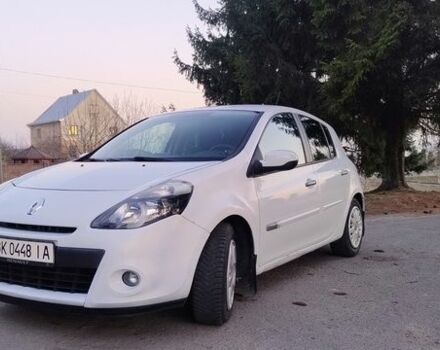 Білий Рено Кліо, об'ємом двигуна 1.46 л та пробігом 225 тис. км за 4600 $, фото 1 на Automoto.ua