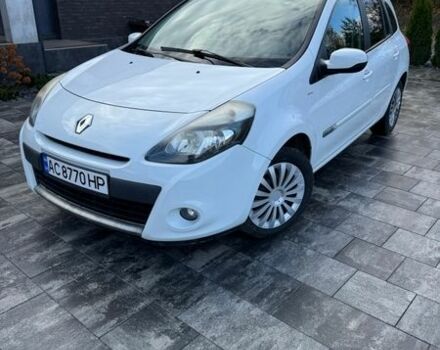 Белый Рено Клио, объемом двигателя 1.6 л и пробегом 231 тыс. км за 8000 $, фото 1 на Automoto.ua