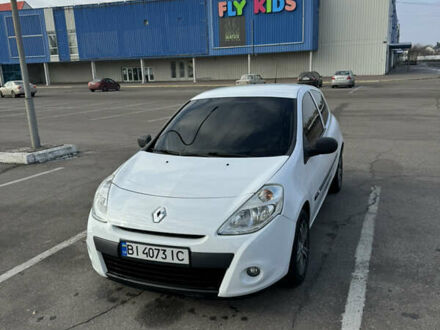 Рено Клио 2012 в Кременчуге на Automoto.ua Белый Рено Клио, объемом двигателя 1.9 л и пробегом 174 тыс. км за 4150 $, фото 1 на Automoto.ua