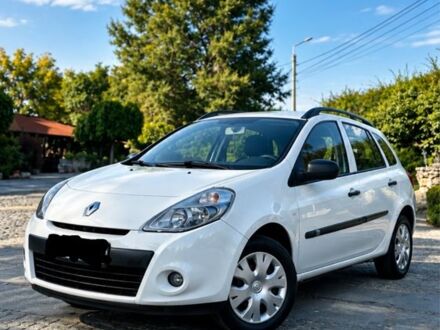 Білий Рено Кліо, об'ємом двигуна 1.2 л та пробігом 211 тис. км за 2508 $, фото 1 на Automoto.ua