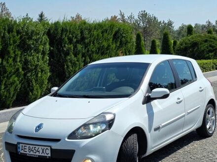 Білий Рено Кліо, об'ємом двигуна 1.5 л та пробігом 233 тис. км за 6300 $, фото 1 на Automoto.ua