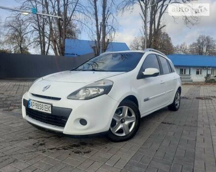 Белый Рено Клио, объемом двигателя 1.5 л и пробегом 299 тыс. км за 4800 $, фото 1 на Automoto.ua