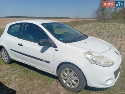 Белый Рено Клио, объемом двигателя 1.15 л и пробегом 158 тыс. км за 3999 $, фото 1 на Automoto.ua