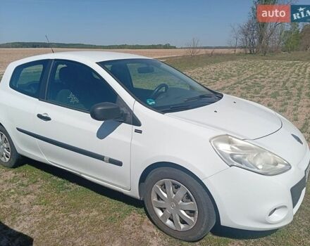 Белый Рено Клио, объемом двигателя 1.15 л и пробегом 158 тыс. км за 5500 $, фото 1 на Automoto.ua
